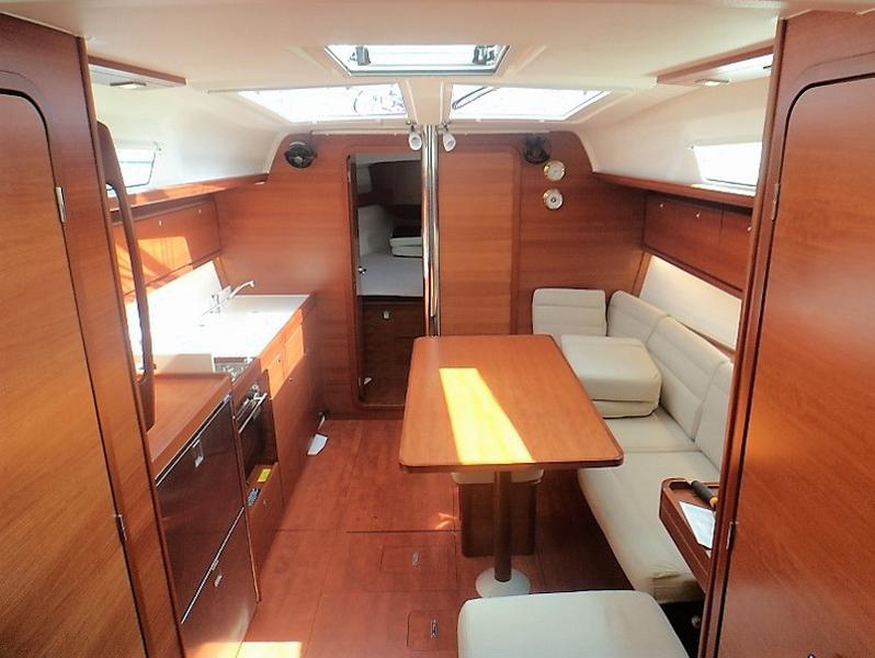 Book yachts online - sailboat - Dufour 382 Grand Large - Les Troyens - rent