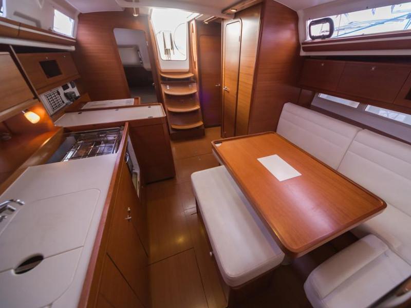 Book yachts online - sailboat - Dufour 380 - Pegase - rent