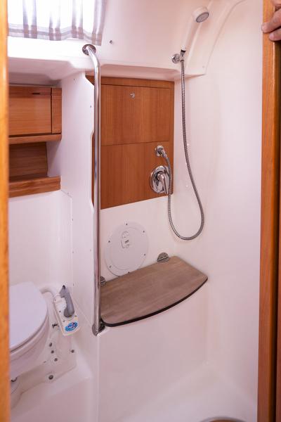 Book yachts online - sailboat - Bavaria Cruiser 46 Y/B 2009 - Borboleta (Refit 2020) - rent