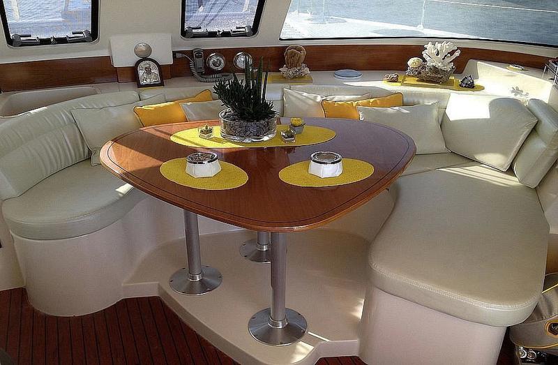 Book yachts online - catamaran - Lavezzi 40 - Daniela - rent