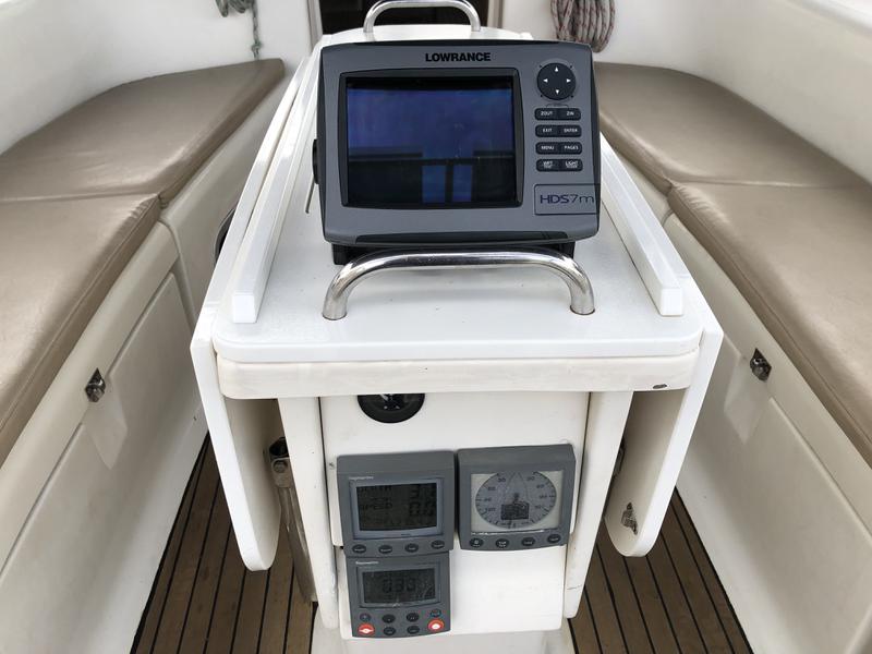 Book yachts online - sailboat - Bavaria 44 - Dišpet - sails 2019/solar panels - rent
