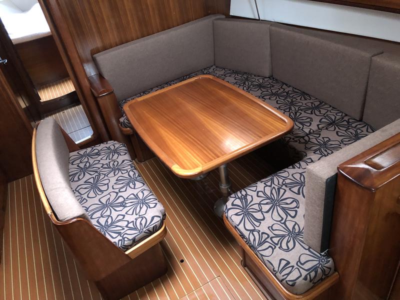 Book yachts online - sailboat - Bavaria 44 - Dišpet - sails 2019/solar panels - rent