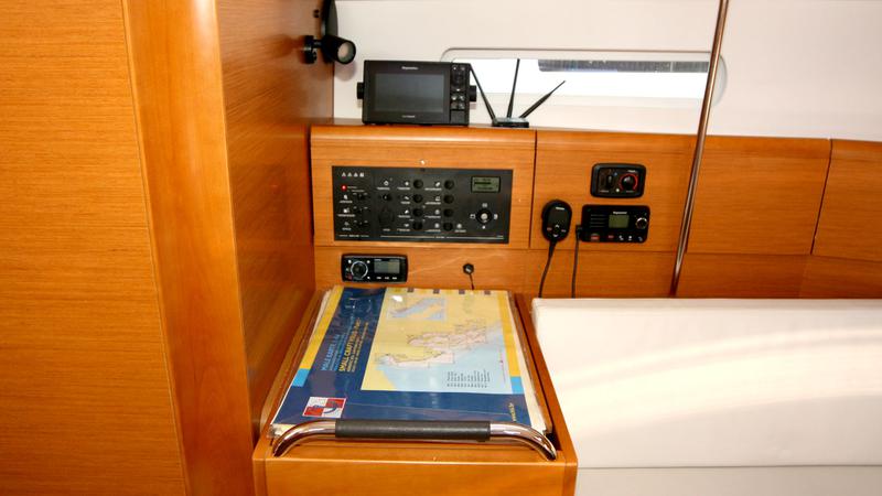 Book yachts online - sailboat - Sun Odyssey 389 - Sound of Silence - rent