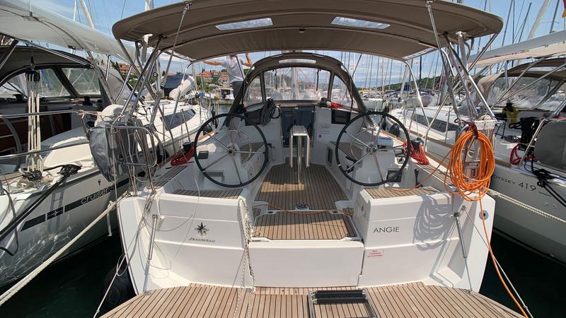 Book yachts online - sailboat - Sun Odyssey 389 - Angie - rent