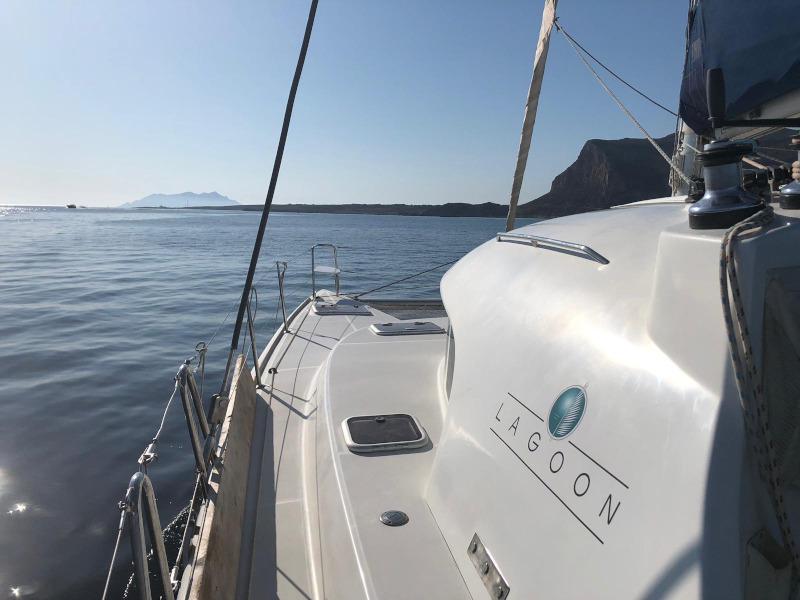 Book yachts online - catamaran - Lagoon 380 - Per Caso - rent