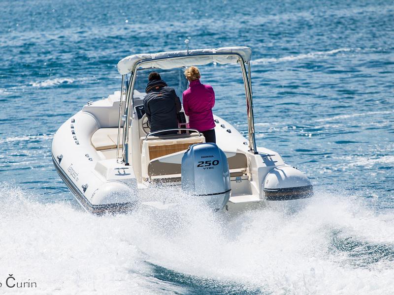 Book yachts online - motorboat - BWA 26 Sport GT - BWA 26 - rent