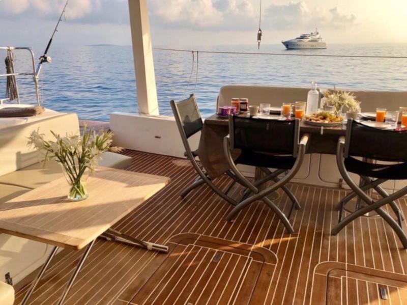 Book yachts online - catamaran - Sunreef 62 - Zimit - rent