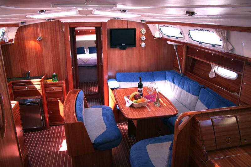 Book yachts online - sailboat - Bavaria 46 C - MH 14 - rent
