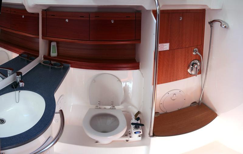 Book yachts online - sailboat - Bavaria 46 C - MH 14 - rent