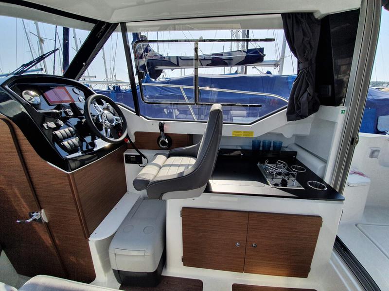 Book yachts online - motorboat - Merry Fisher 795 - Nemo - rent