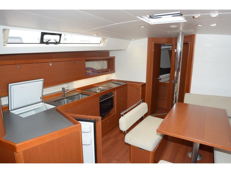 Book yachts online - sailboat - Oceanis 45 - Luna Piena - rent