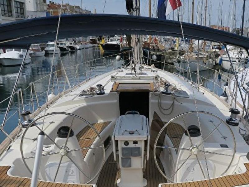 Book yachts online - sailboat - Bavaria 44 - GALATEJA - new sails 2017 - rent