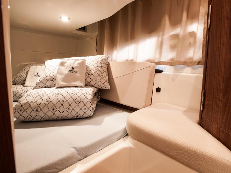 Book yachts online - motorboat - Quicksilver 855 Weekend - Luka - A/C + GEN - rent