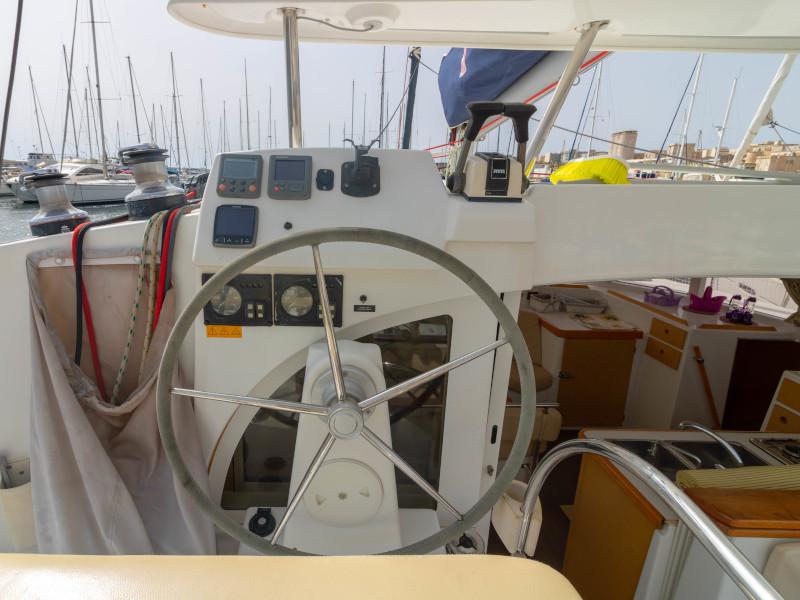 Book yachts online - catamaran - Lagoon 380 S2 - GIULIA - rent