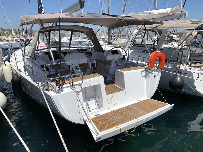 Book yachts online - sailboat - Hanse 458 - Kiveli - rent