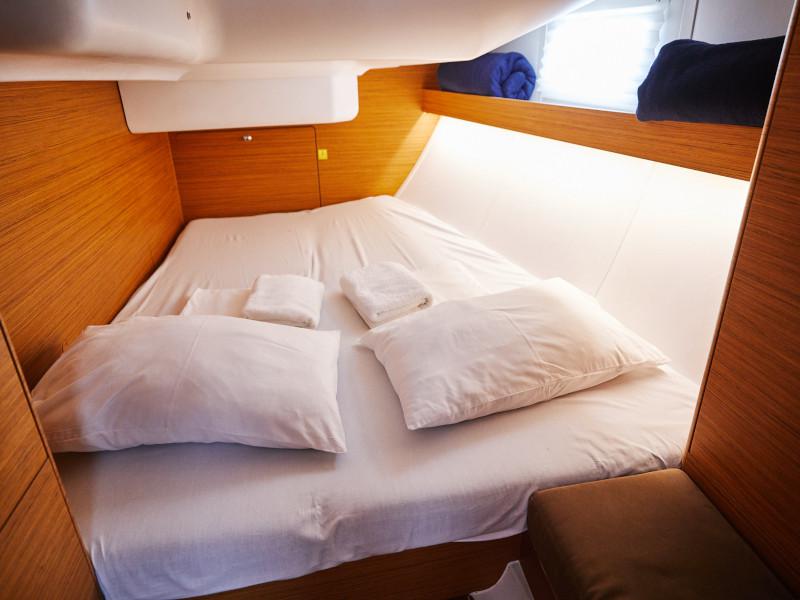 Book yachts online - sailboat - Elan 45 Impression - Katija - rent