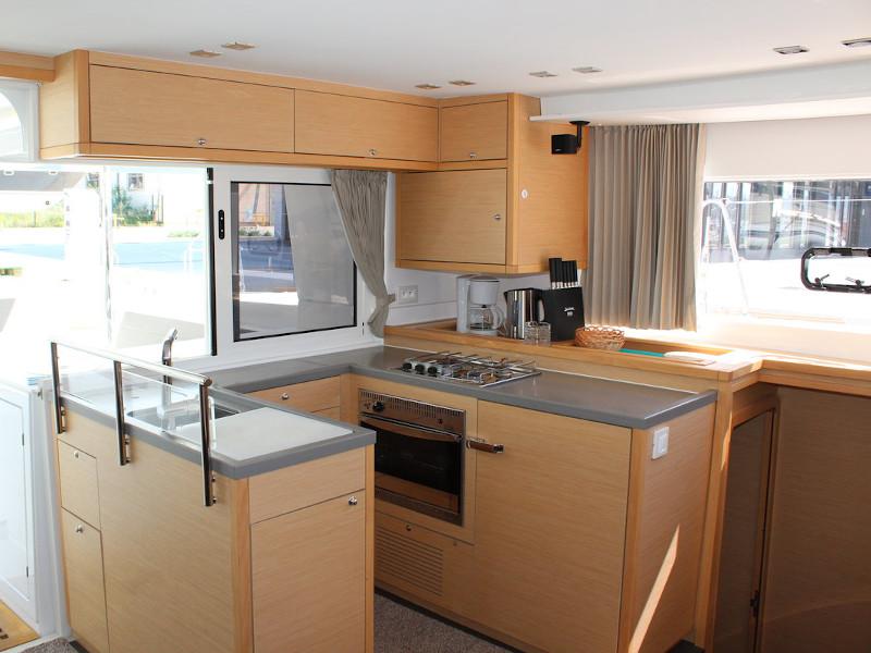 Book yachts online - catamaran - Lagoon 450 Fly - MATIJA (AC in Salon and cabin + generator) - rent