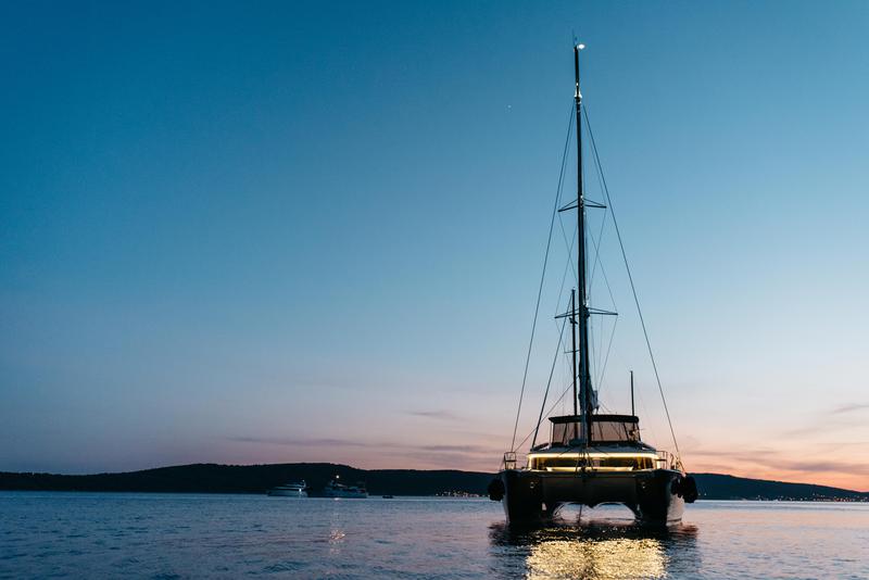 Book yachts online - catamaran - Lagoon 450 F (2016)equipped with generator, A/C (saloon+cabins), ice maker, dishwasher,water maker, microwave oven,  2 S.U.P., underwater lights, bow thruster - PRINCESS IVA - rent