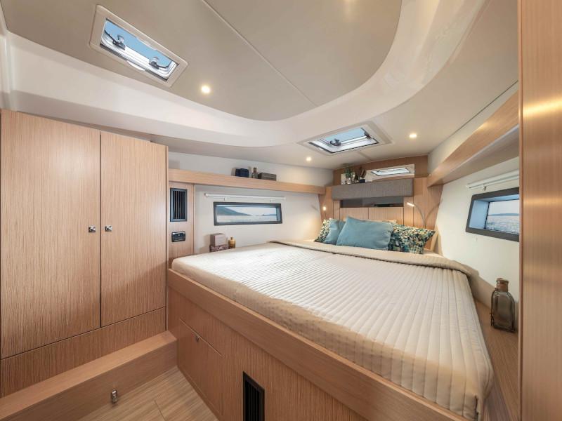 Book yachts online - sailboat - Bavaria C42 - Seaduction - rent