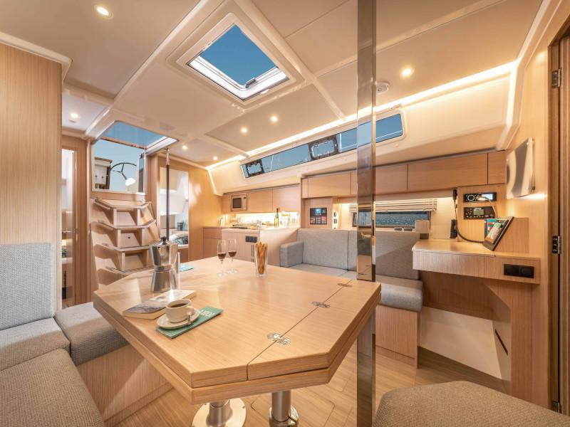 Book yachts online - sailboat - Bavaria C42 - Seaduction - rent