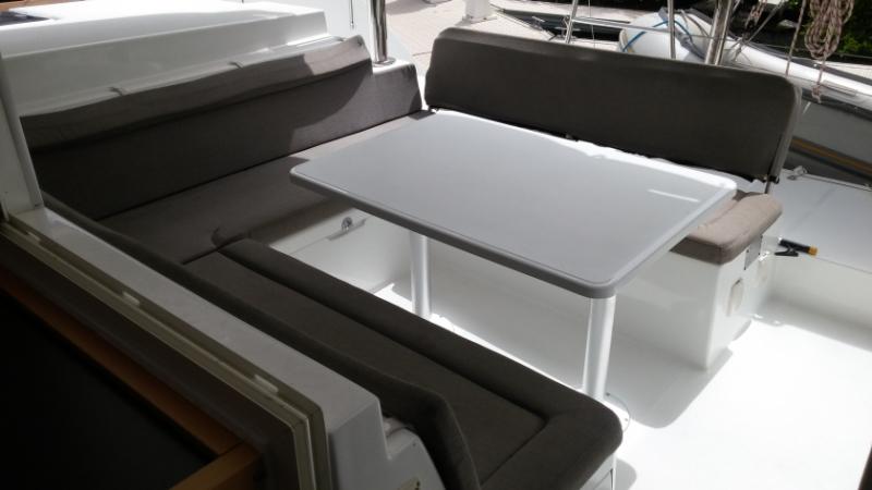Book yachts online - catamaran - Lagoon 400 S2 - Ruby - rent
