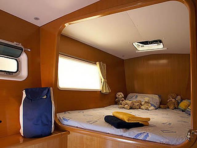 Book yachts online - catamaran - Lagoon 410 S2 - Andioa - rent