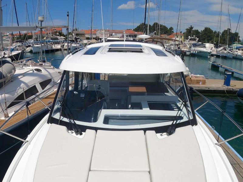 Book yachts online - motorboat - Antares 9 OB - Queen Korina 268730 SL - rent
