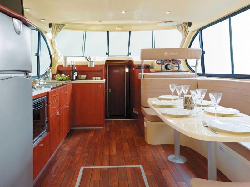 Book yachts online - motorboat - Estivale Sixto - KÓCSAG HU - rent