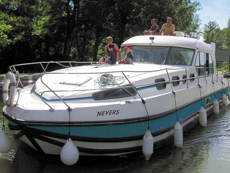 Book yachts online - motorboat - Sedan 1310 - BESANCON FR - rent