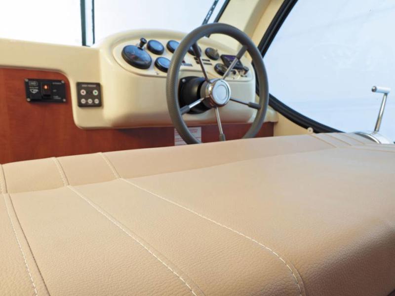 Book yachts online - motorboat - Estivale Quattro B - CASTELNAUDARY FR - rent