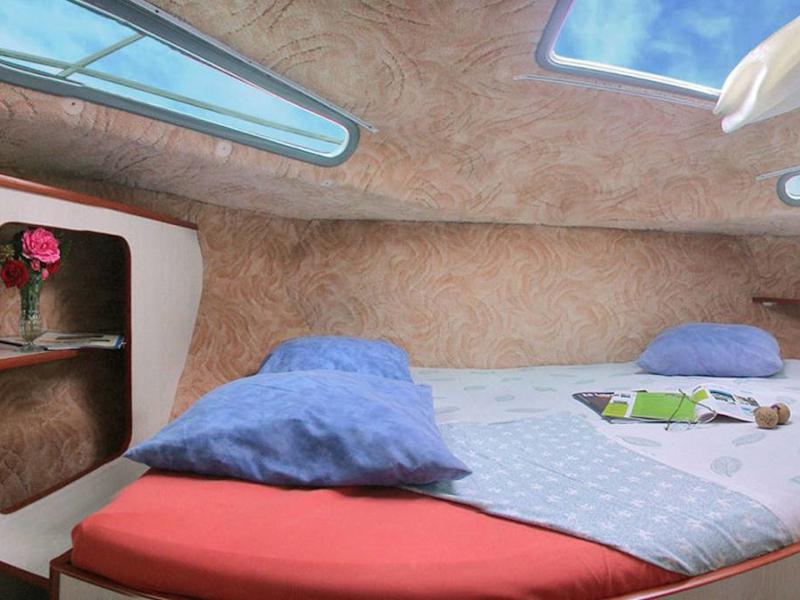 Book yachts online - motorboat - Sedan 1170 - MELODIE FR - rent