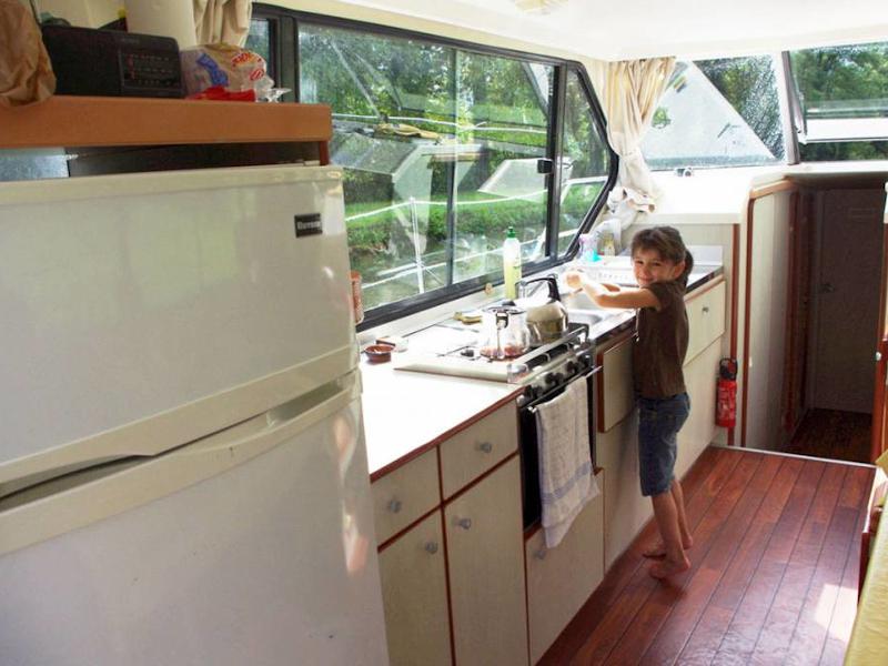 Book yachts online - motorboat - Sedan 1170 - RÖBEL DE - rent