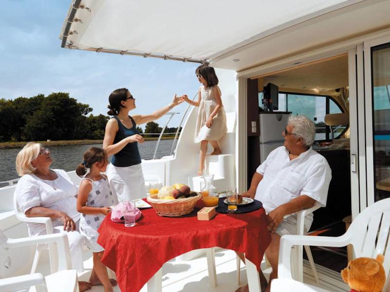 Book yachts online - motorboat - Estivale Octo - HARSKIRCHEN FR - rent