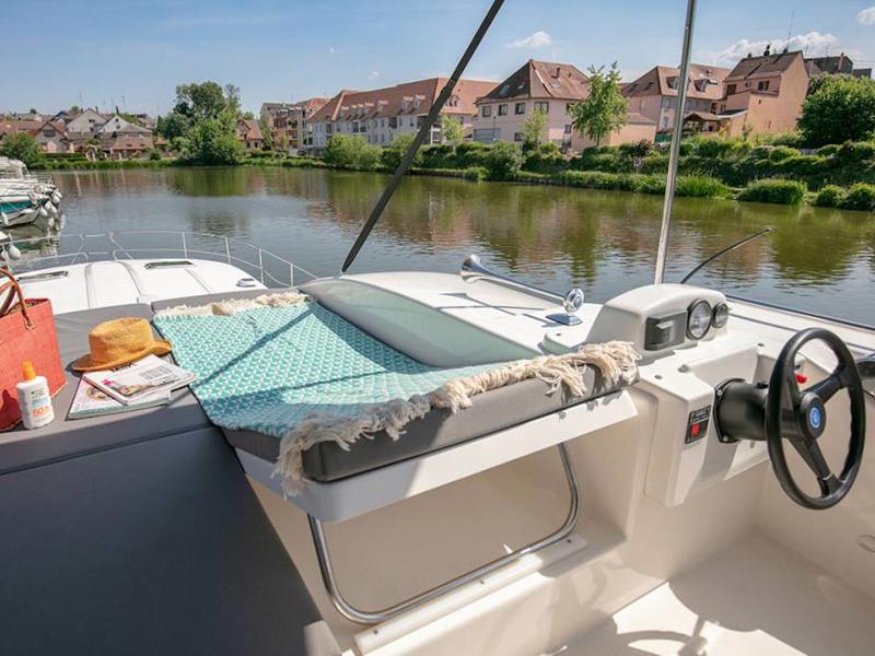 Book yachts online - motorboat - Sixto Fly C - Beaune - rent