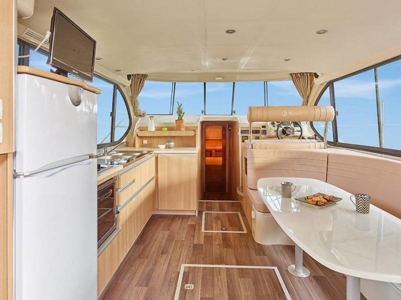 Book yachts online - motorboat - Estivale Sixto Green - SAND FR - rent