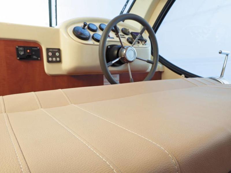 Book yachts online - motorboat - Estivale Quattro S - LAURAGAIS FR - rent