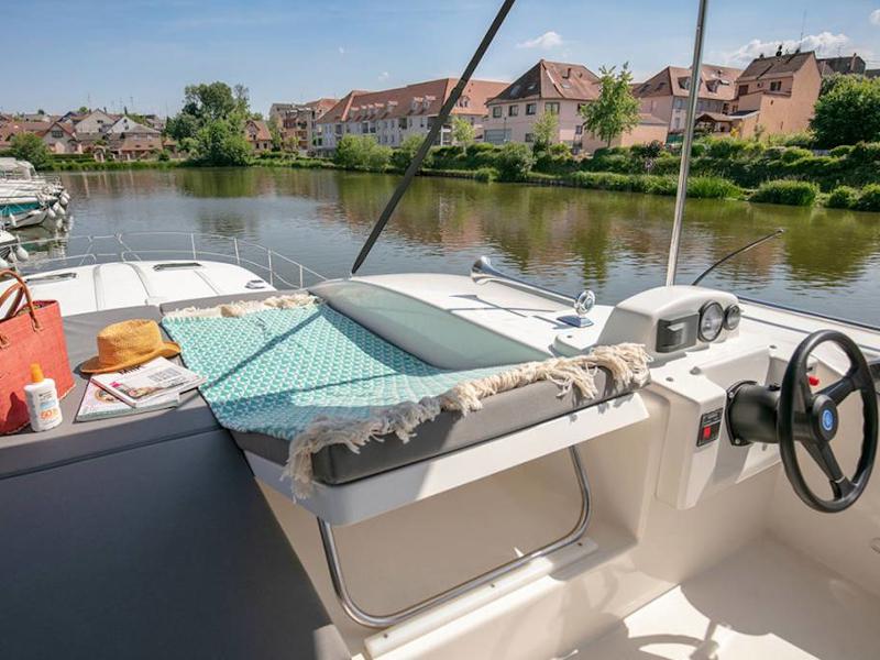 Book yachts online - motorboat - Octo Fly C - SAINT ROCH FR - rent