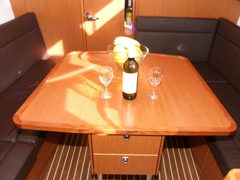 Book yachts online - sailboat - Bavaria Cruiser 33 - Chili - rent