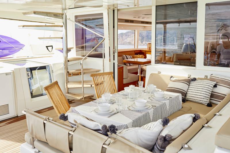 Book yachts online - catamaran - Lagoon 560 - Big Gani - rent