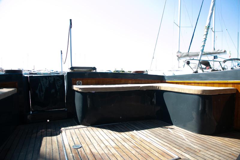 Book yachts online - motorboat - Riva 45 SuperAmerica - Hidra 1977 (Refit 2020) - rent