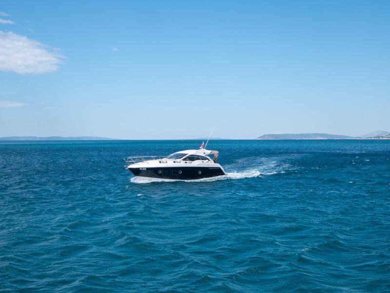 Book yachts online - motorboat - Sessa C35 - Jupika - rent