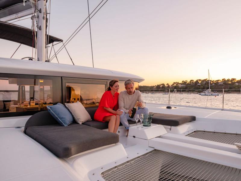 Book yachts online - catamaran - Lagoon 46 - Hydra - rent