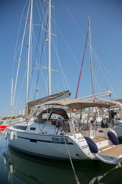 Book yachts online - sailboat - Bavaria Cruiser 41 - Ipanema - rent
