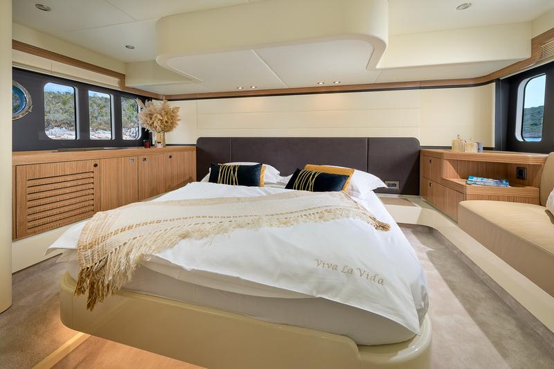 Book yachts online - motorboat - Absolute 50 Fly - VivaLaVida - rent