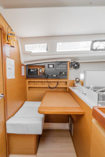 Book yachts online - sailboat - Sun Odyssey 410 - SALTY - rent
