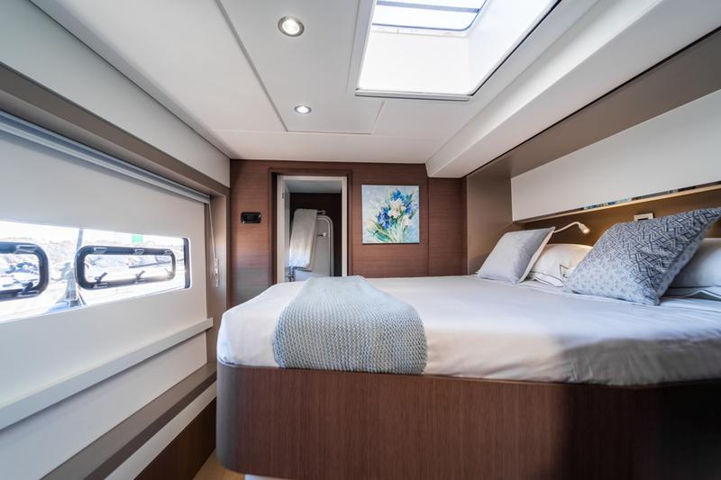 Book yachts online - catamaran - Bali 5.4. - Signature Concept - rent