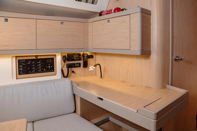 Book yachts online - sailboat - Oceanis 45 - Mizzica - Comfort line - rent