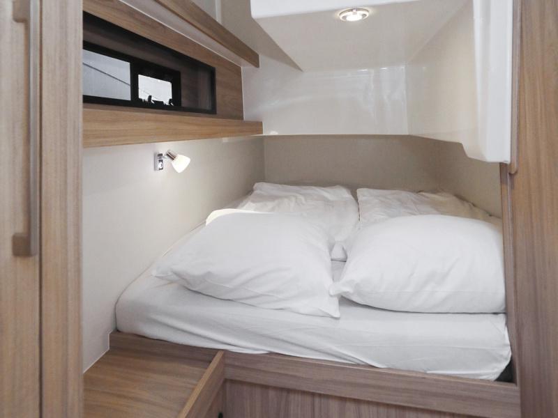 Book yachts online - motorboat - Futura 40 Grand Horizon - X COLUMBUS - rent