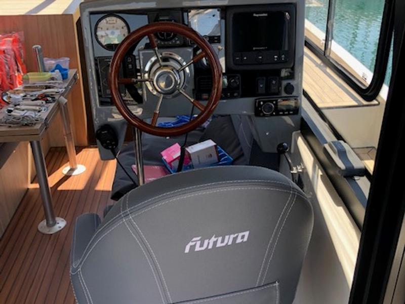 Book yachts online - motorboat - Futura 40 Grand Horizon - X COLUMBUS - rent