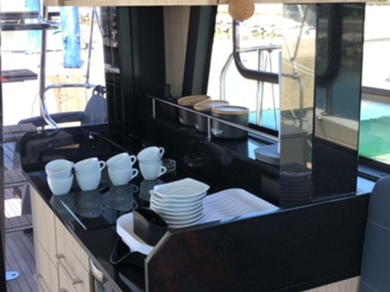 Book yachts online - motorboat - Futura 40 Grand Horizon - X MAGELLAN - rent